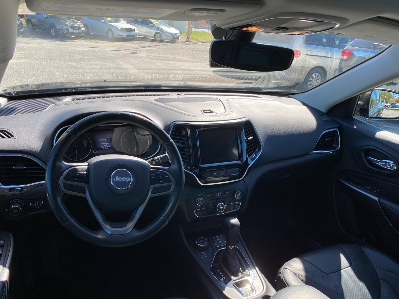 Used 2019 Jeep Cherokee Limited image 9