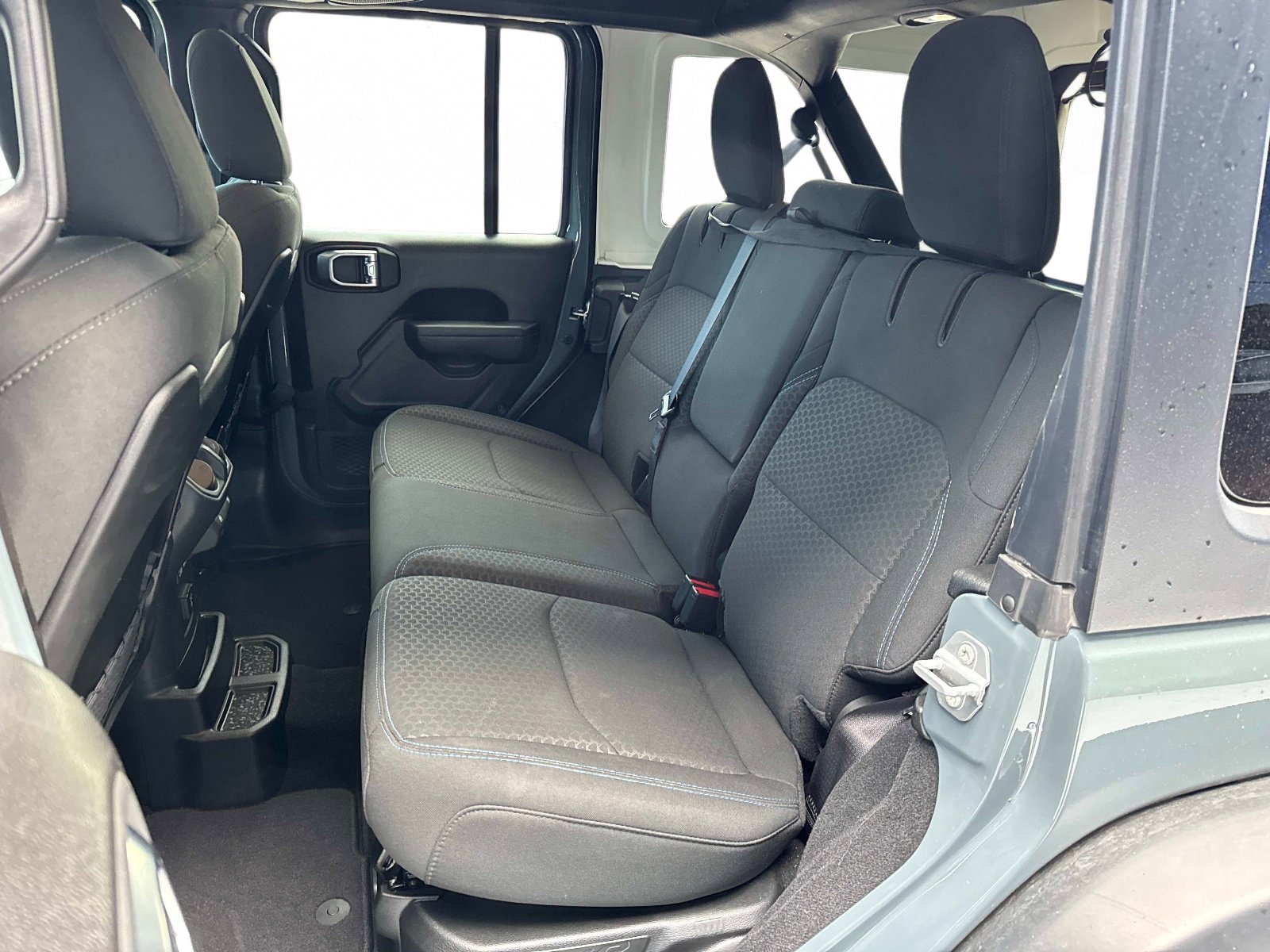 Used 2025 Jeep Wrangler Unlimited Rubicon 4xe image 13