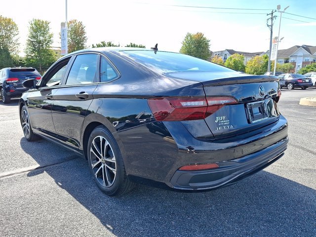 Used 2023 Volkswagen Jetta Sport FWD image 7