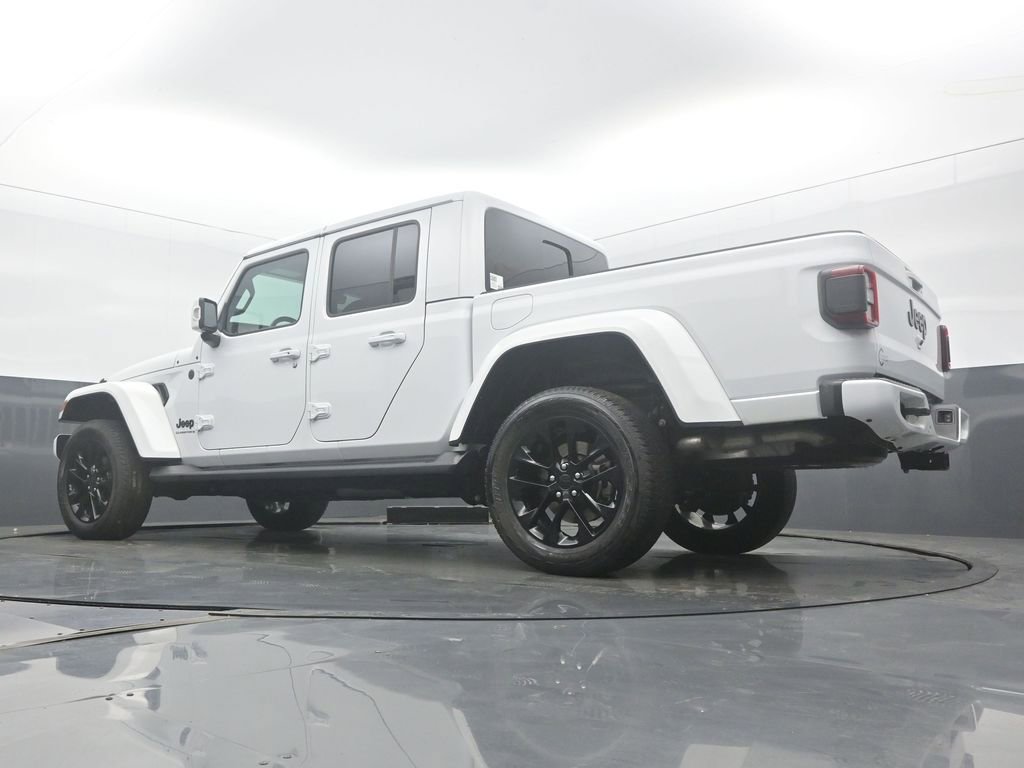 Used 2023 Jeep Gladiator Overland image 46
