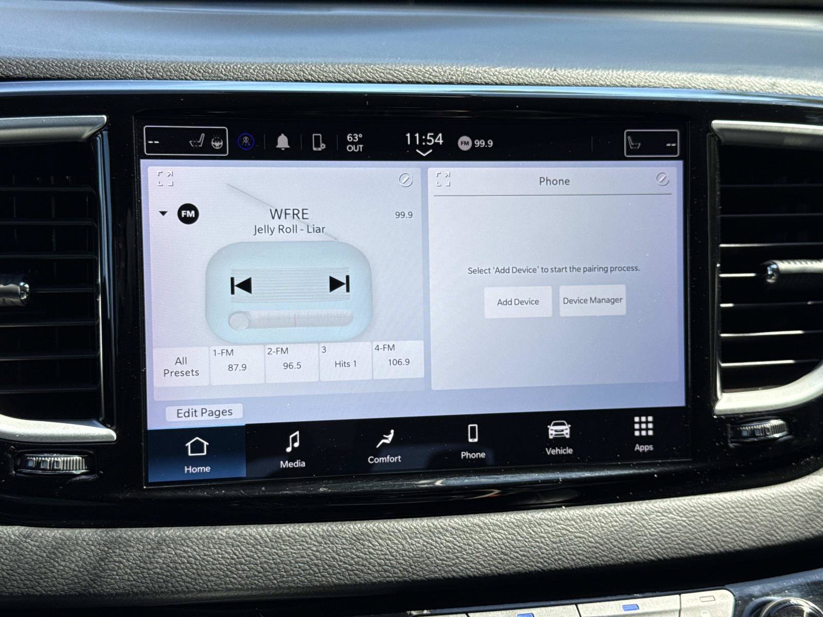 Used 2024 Chrysler Pacifica Touring-L FWD image 9