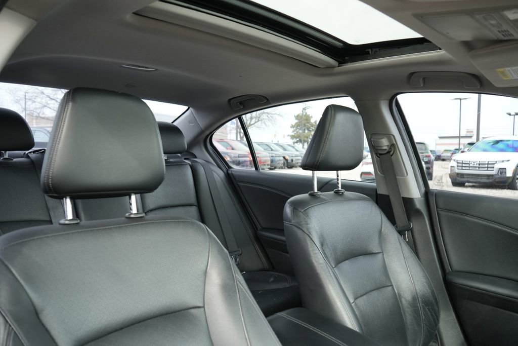 Used 2016 Honda Accord Touring image 12