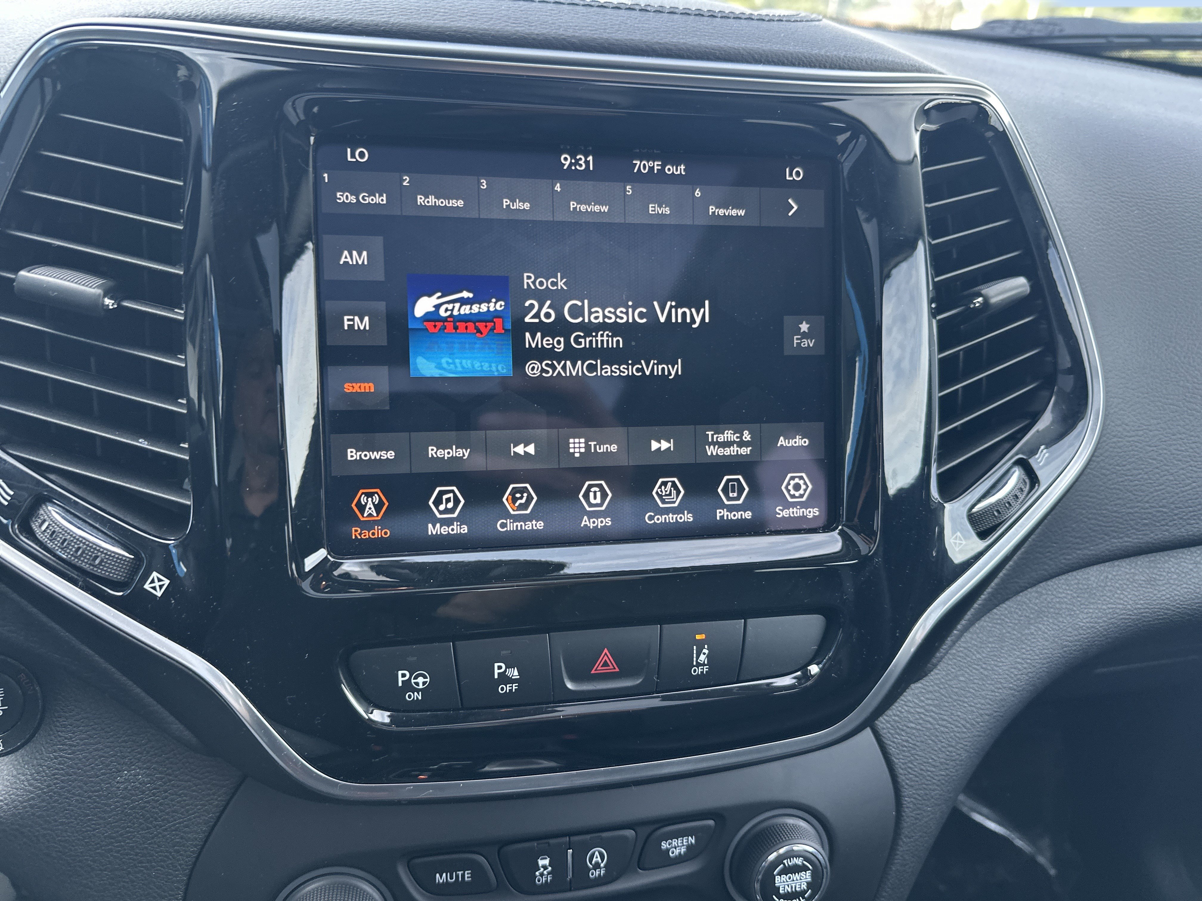 Used 2021 Jeep Cherokee Limited AWD/4WD image 14