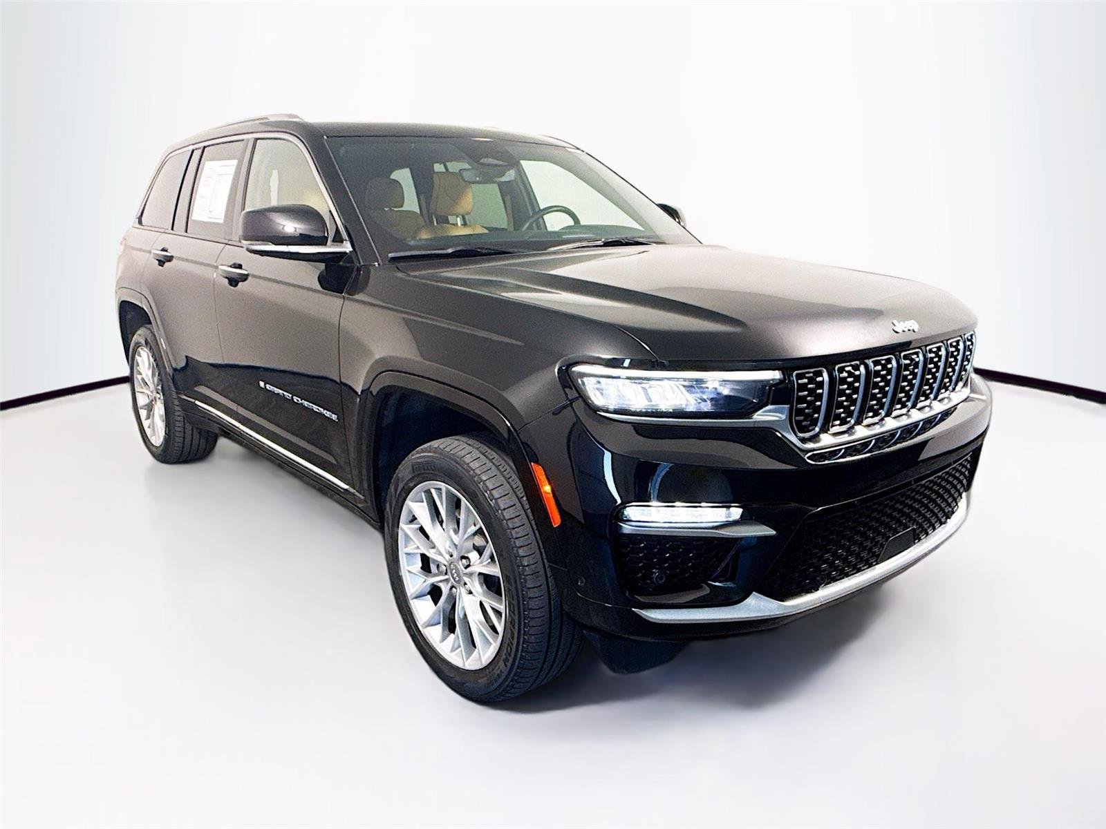 Used 2022 Jeep Grand Cherokee Summit w/ Luxury Tech Group V image 33