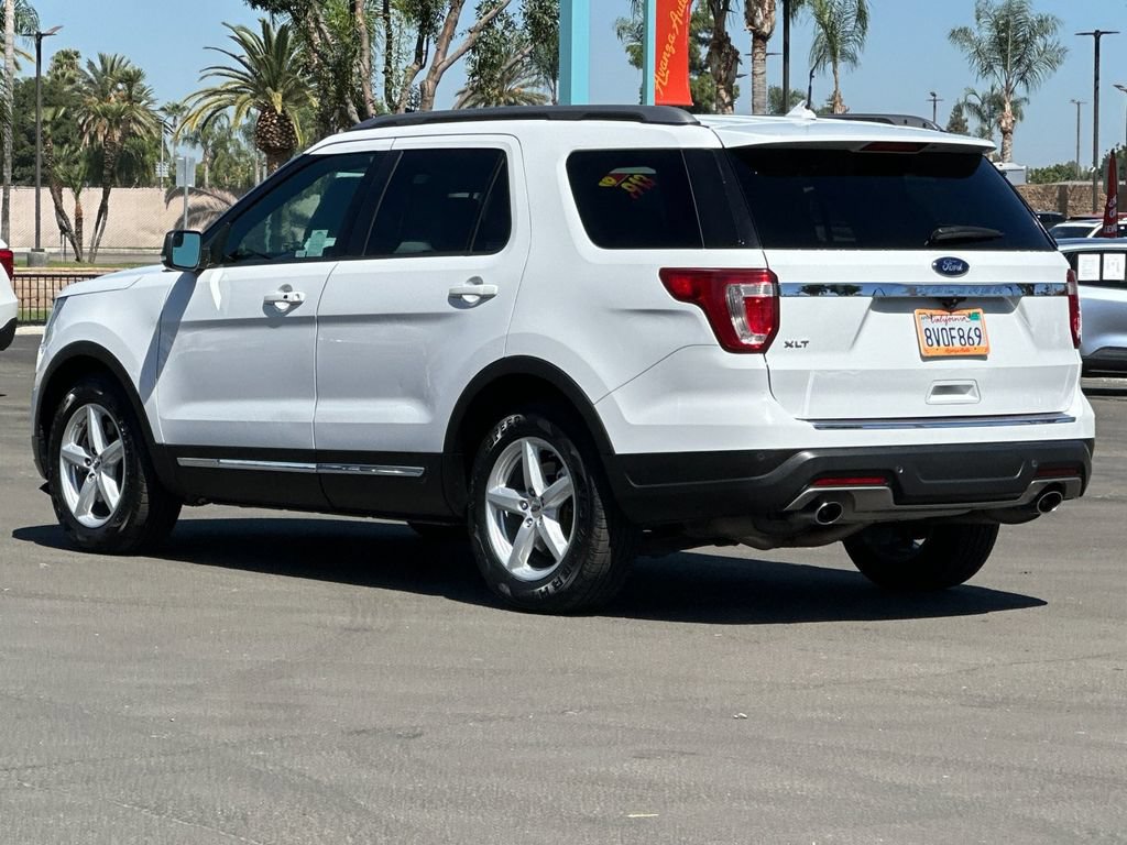 Used 2018 Ford Explorer XLT w/ Equipment Group 202A FWD image 3