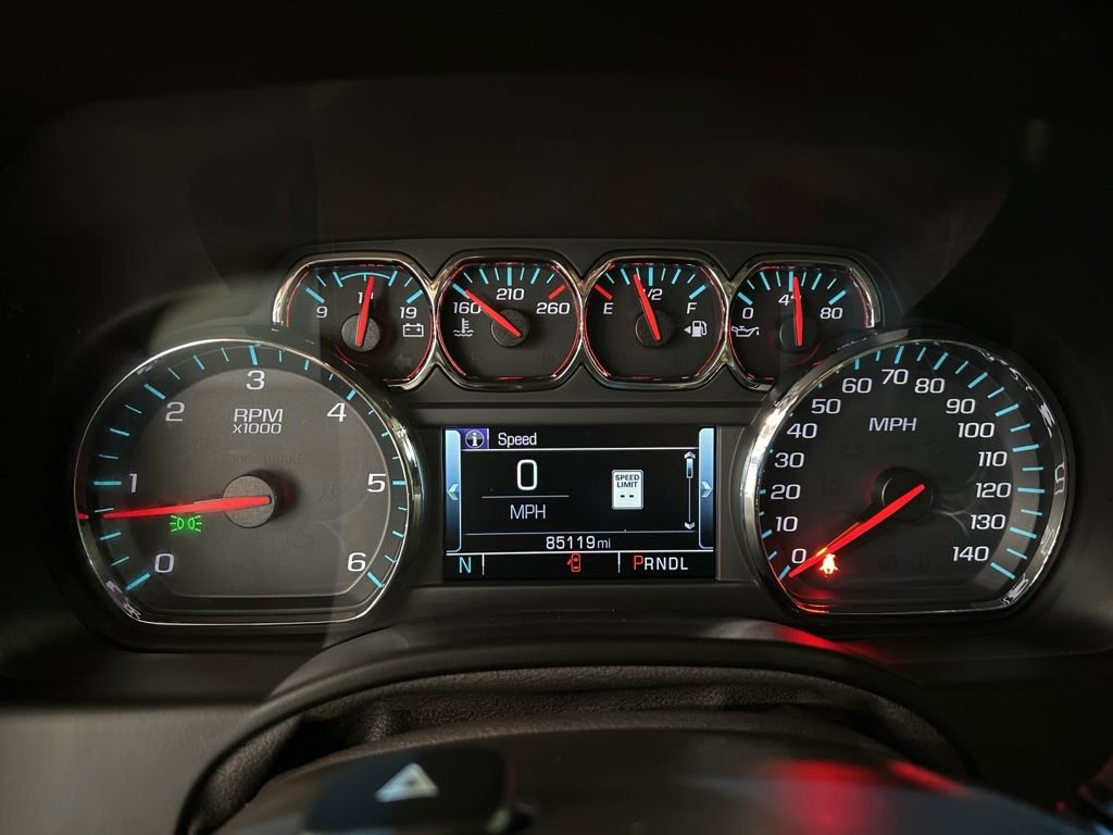 Used 2019 Chevrolet Suburban Premier AWD/4WD image 26
