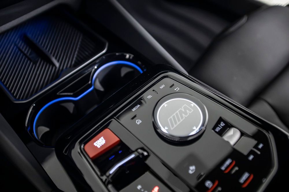 Used 2026 BMW M5 w/ Executive Package image 36