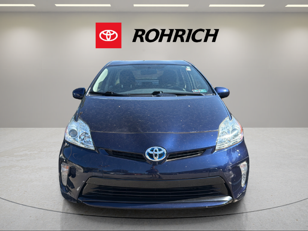 Used 2015 Toyota Prius Two FWD image 2