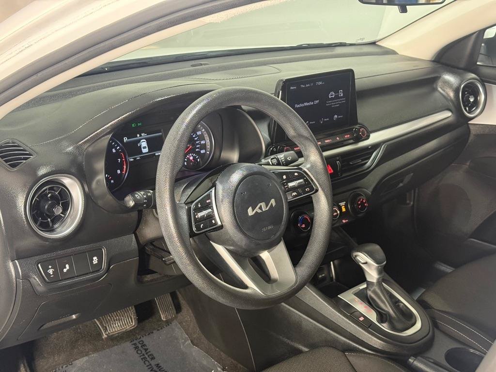 Used 2023 Kia Forte LXS w/ LXS Technology Package FWD image 27