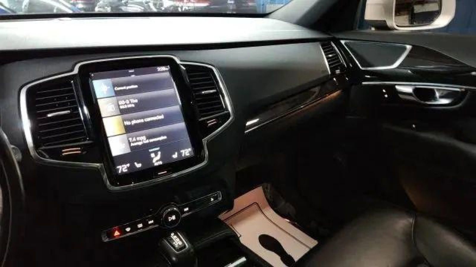 Used 2018 Volvo XC90 T5 Momentum w/ Convenience Package AWD/4WD image 29