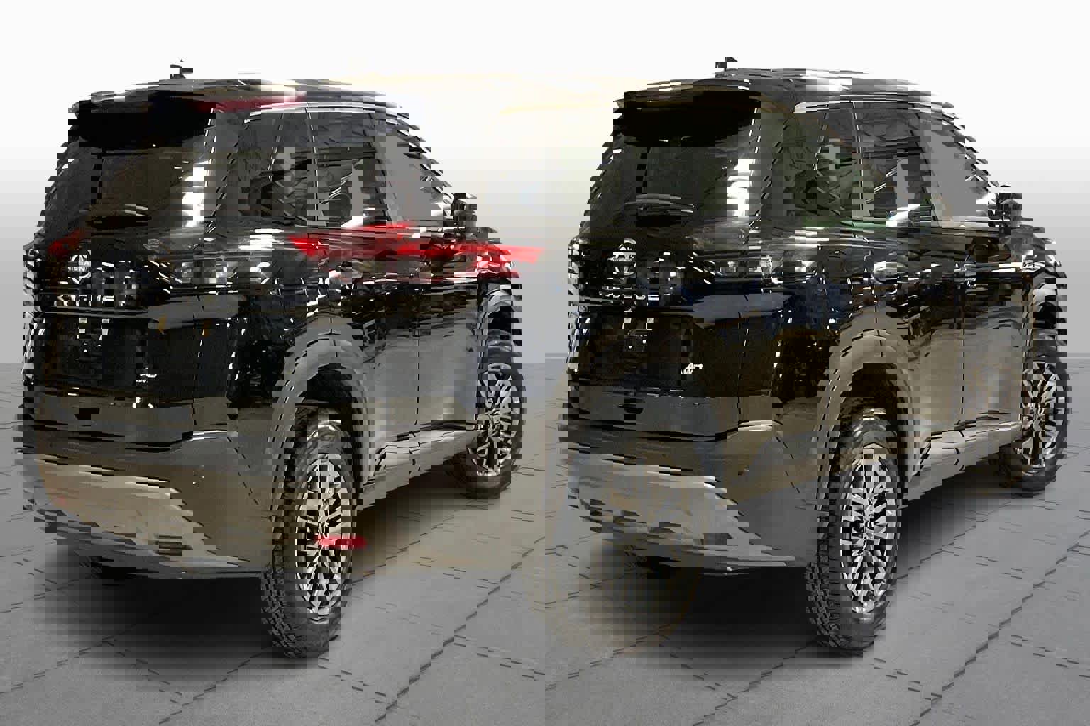 Used 2023 Nissan Rogue S image 13