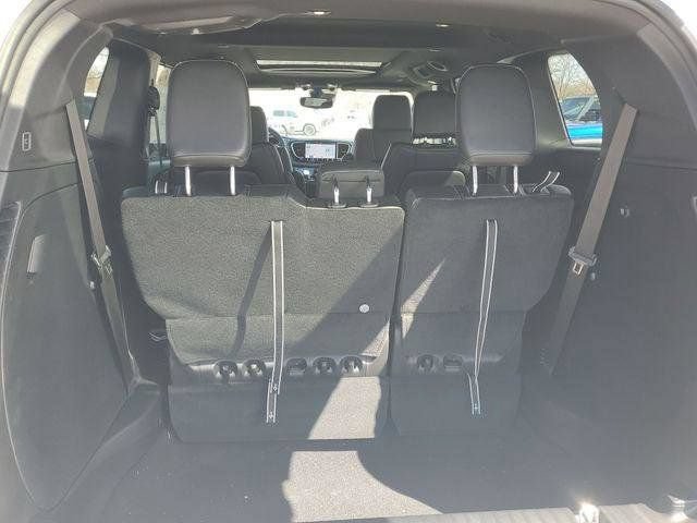 New 2026 Chrysler Pacifica Select FWD image 7