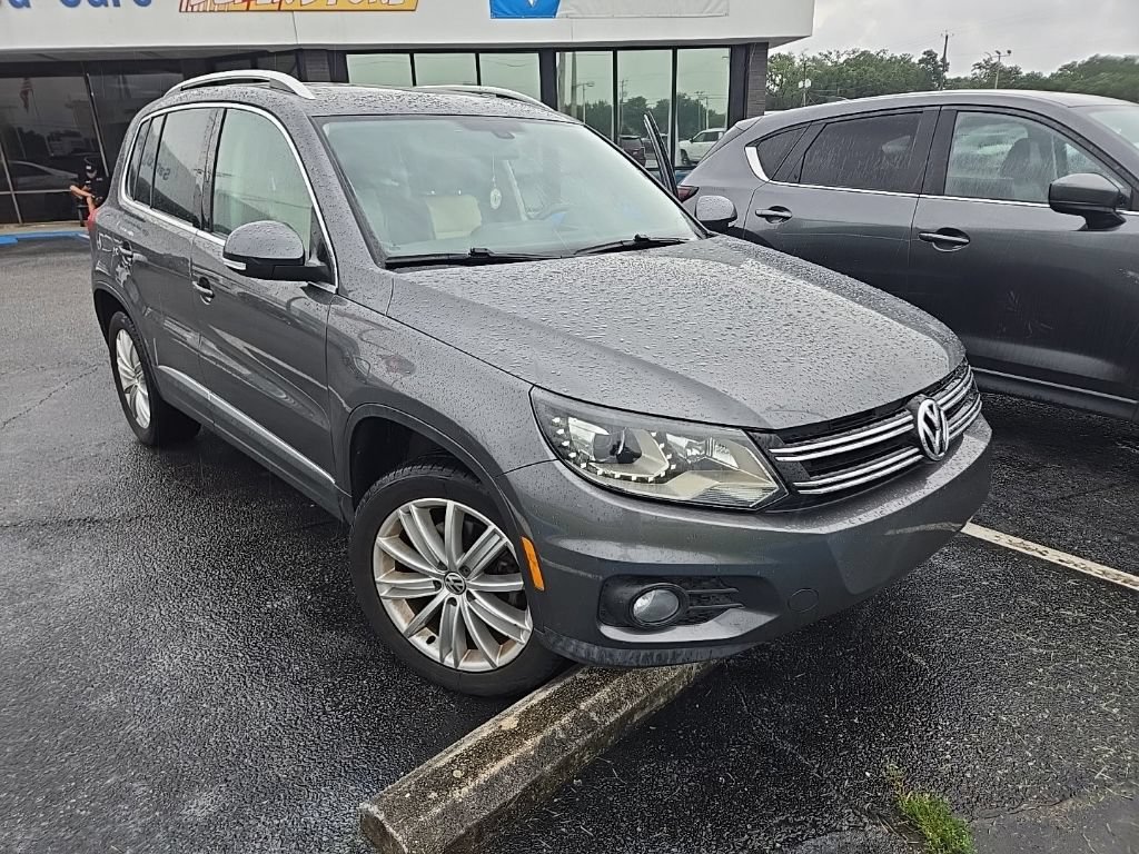 Used 2016 Volkswagen Tiguan SE FWD image 1
