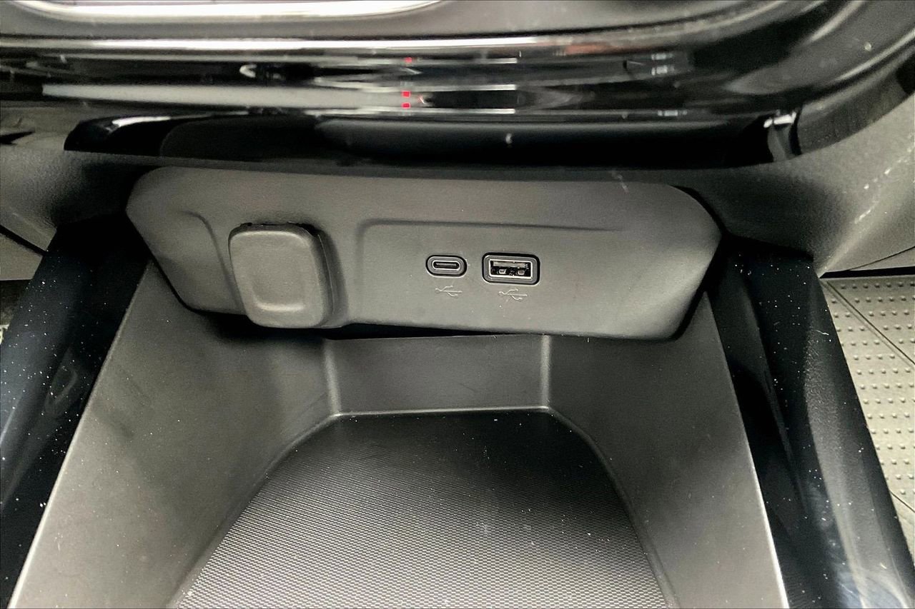 Used 2024 Chevrolet Trax LT w/ Driver Confidence Package image 16