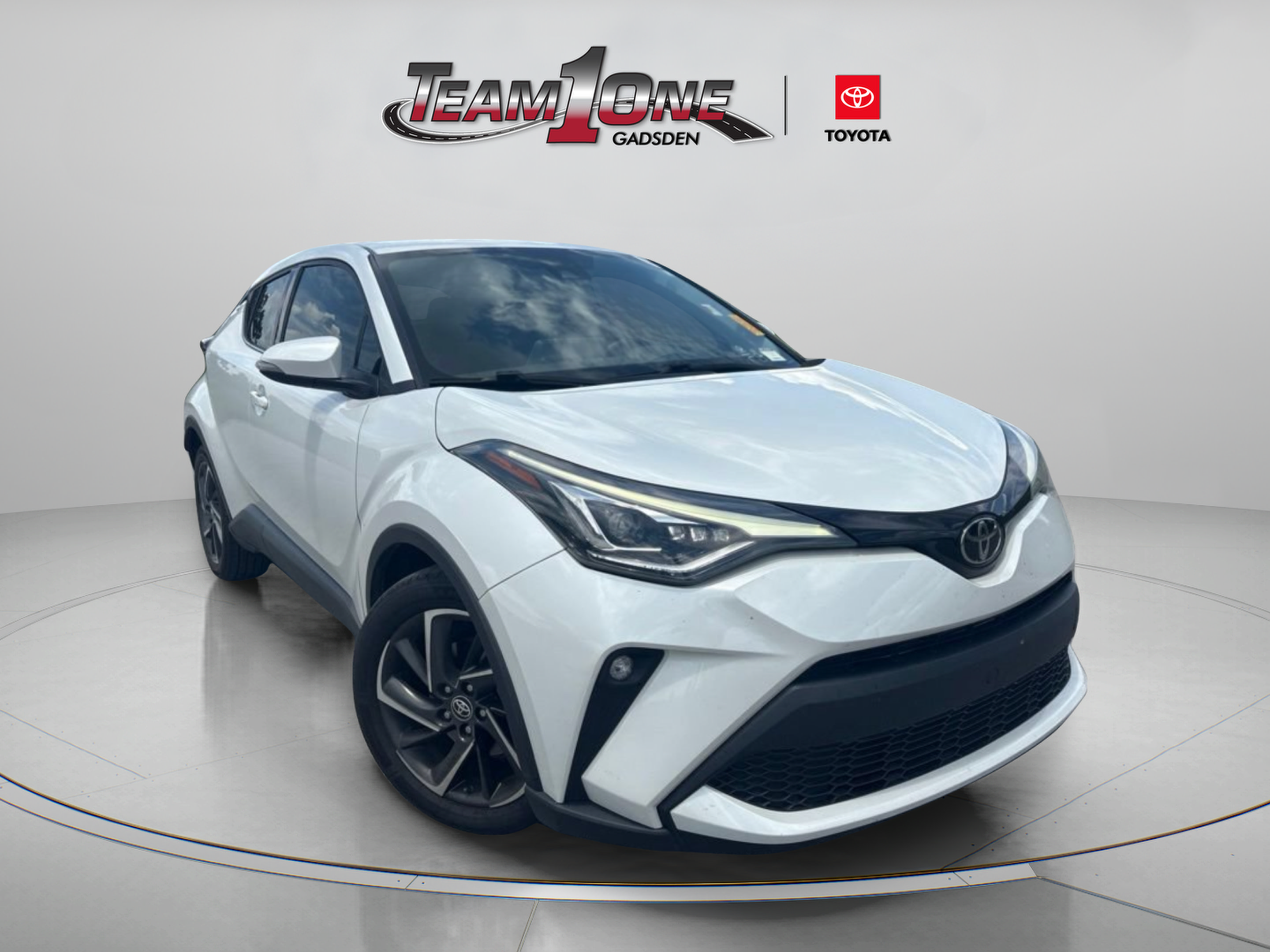 Used 2022 Toyota C-HR Limited FWD image 1