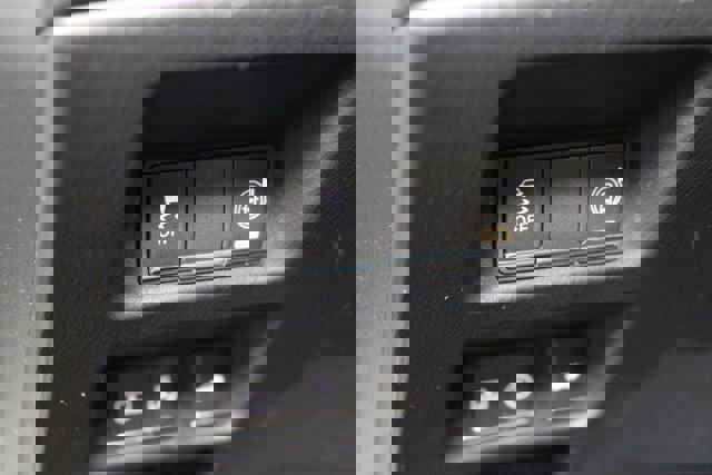 Used 2012 INFINITI M56 x w/ Deluxe Touring Pkg image 15