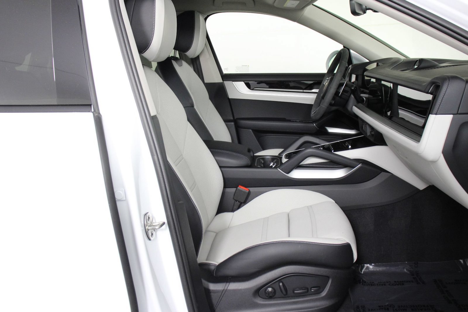 Certified 2026 Porsche Cayenne S AWD/4WD image 31
