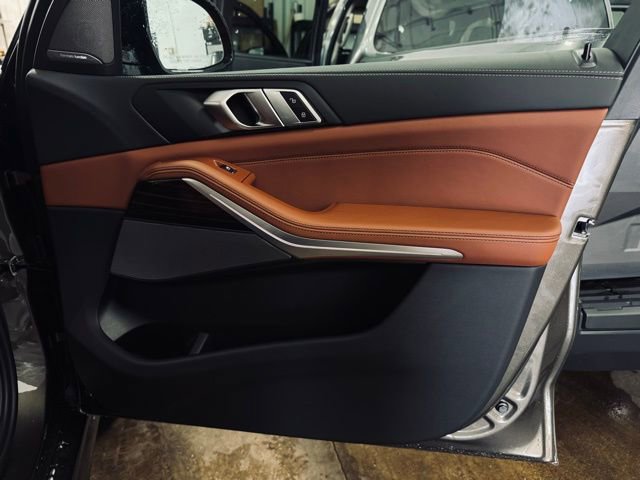 New 2026 BMW X5 xDrive40i w/ M Sport Package image 17