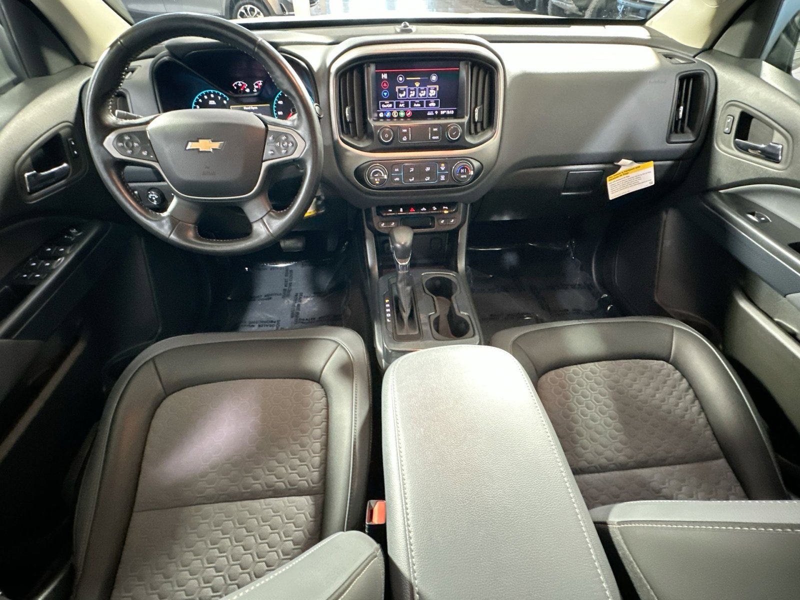 Used 2022 Chevrolet Colorado Z71 image 30