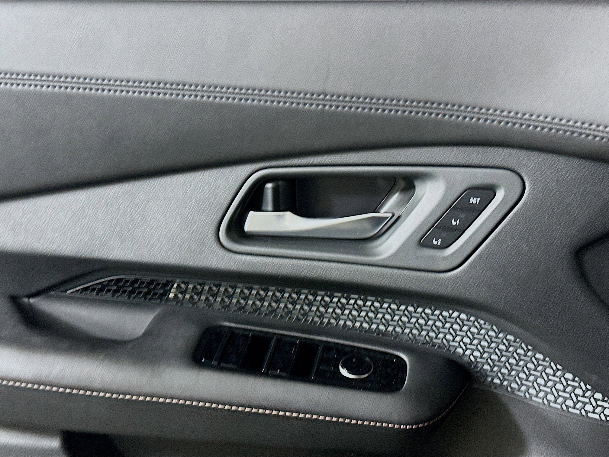 Used 2023 Nissan Ariya AWD image 15