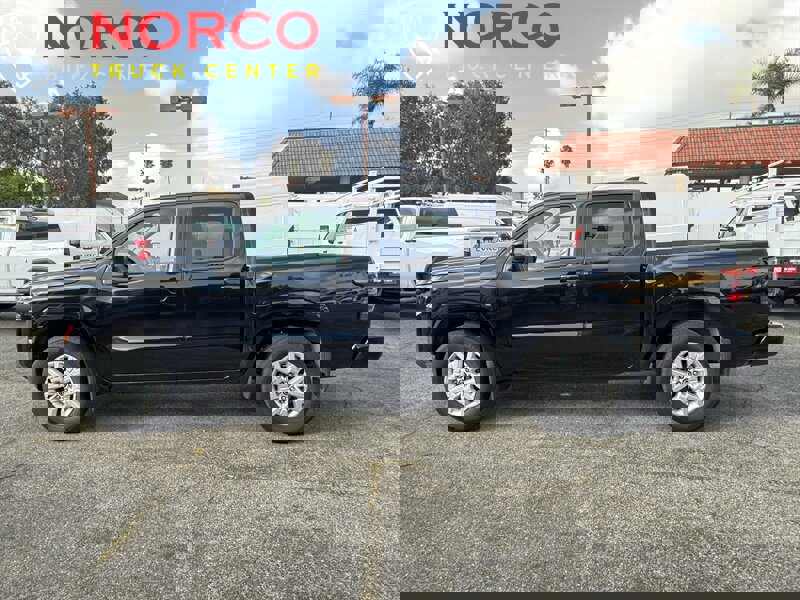 Used 2022 Nissan Frontier SV image 5