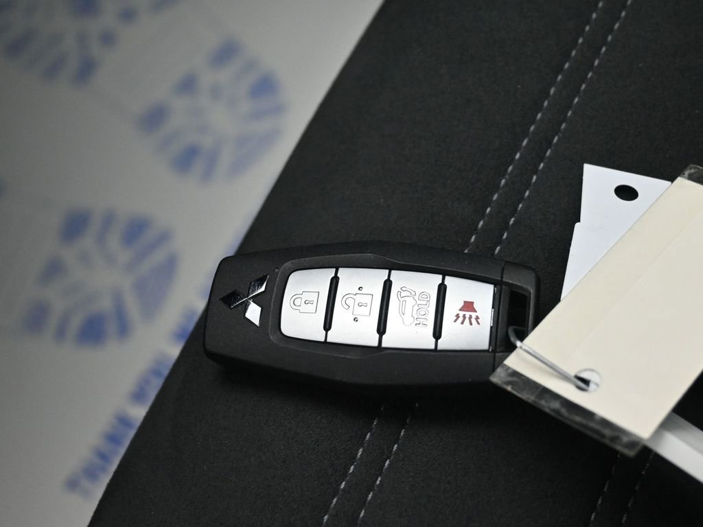 Used 2024 Mitsubishi Outlander SE image 30