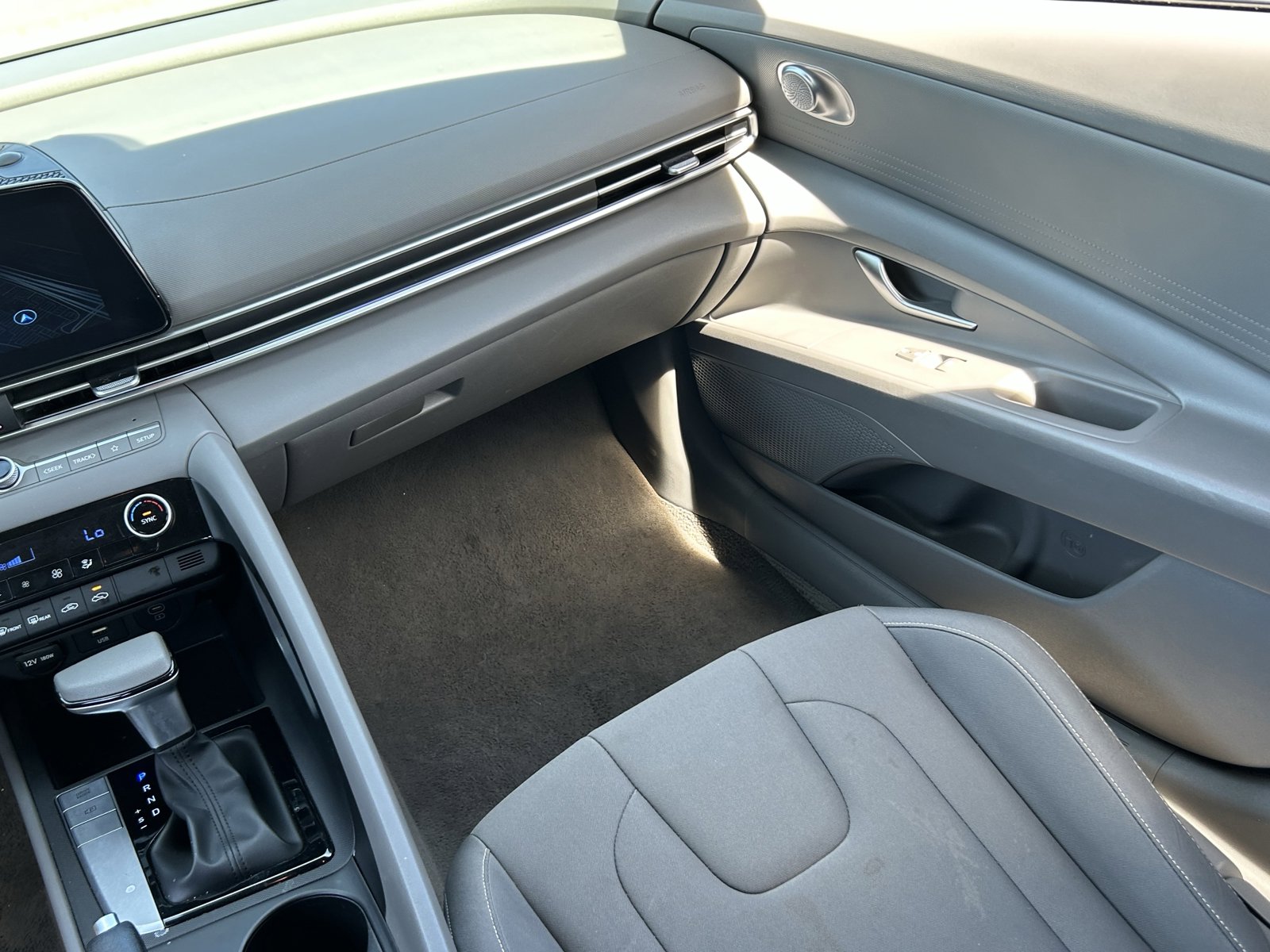 Used 2024 Hyundai Elantra SEL FWD image 17