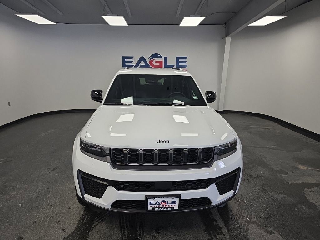 New 2026 Jeep Grand Cherokee Altitude AWD/4WD image 3