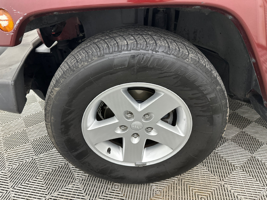 Used 2007 Jeep Wrangler Unlimited Sahara RWD image 9