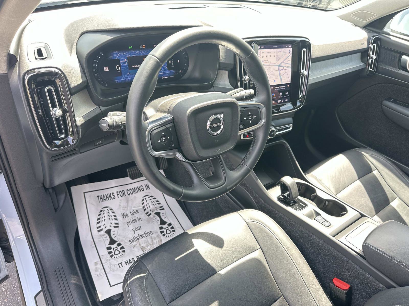 Used 2025 Volvo XC40 B5 Core w/ Climate Package image 9