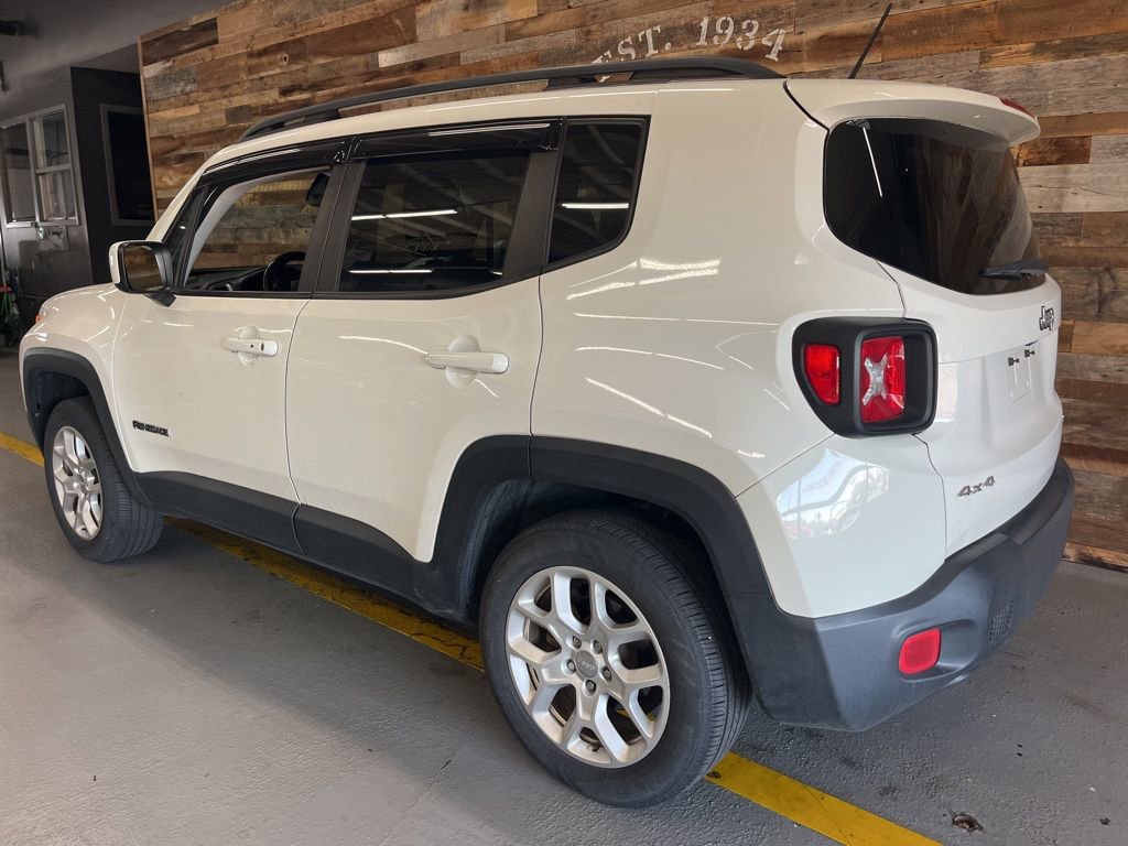 Used 2017 Jeep Renegade Latitude w/ Cold Weather Group image 6