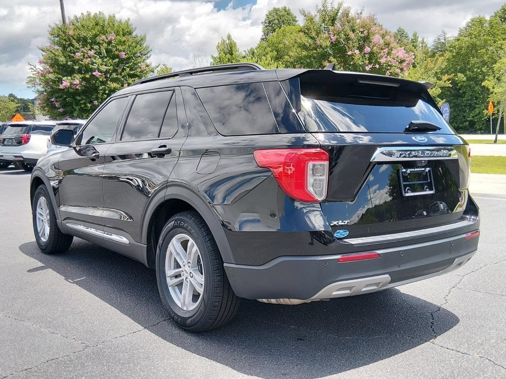 Used 2023 Ford Explorer XLT w/ Equipment Group 202A RWD image 6