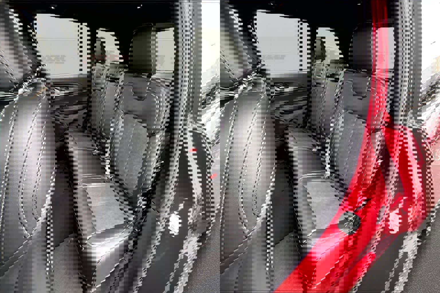 New 2025 Jeep Grand Cherokee Altitude image 13