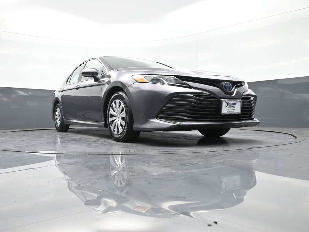 Certified 2019 Toyota Camry LE image 28