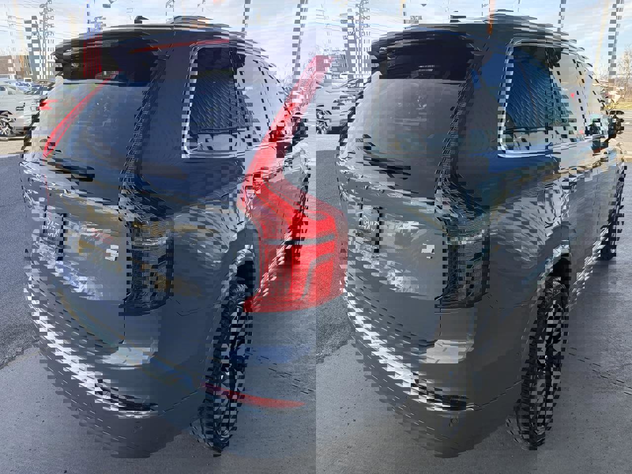 Used 2023 Volvo XC90 T8 Ultimate image 4