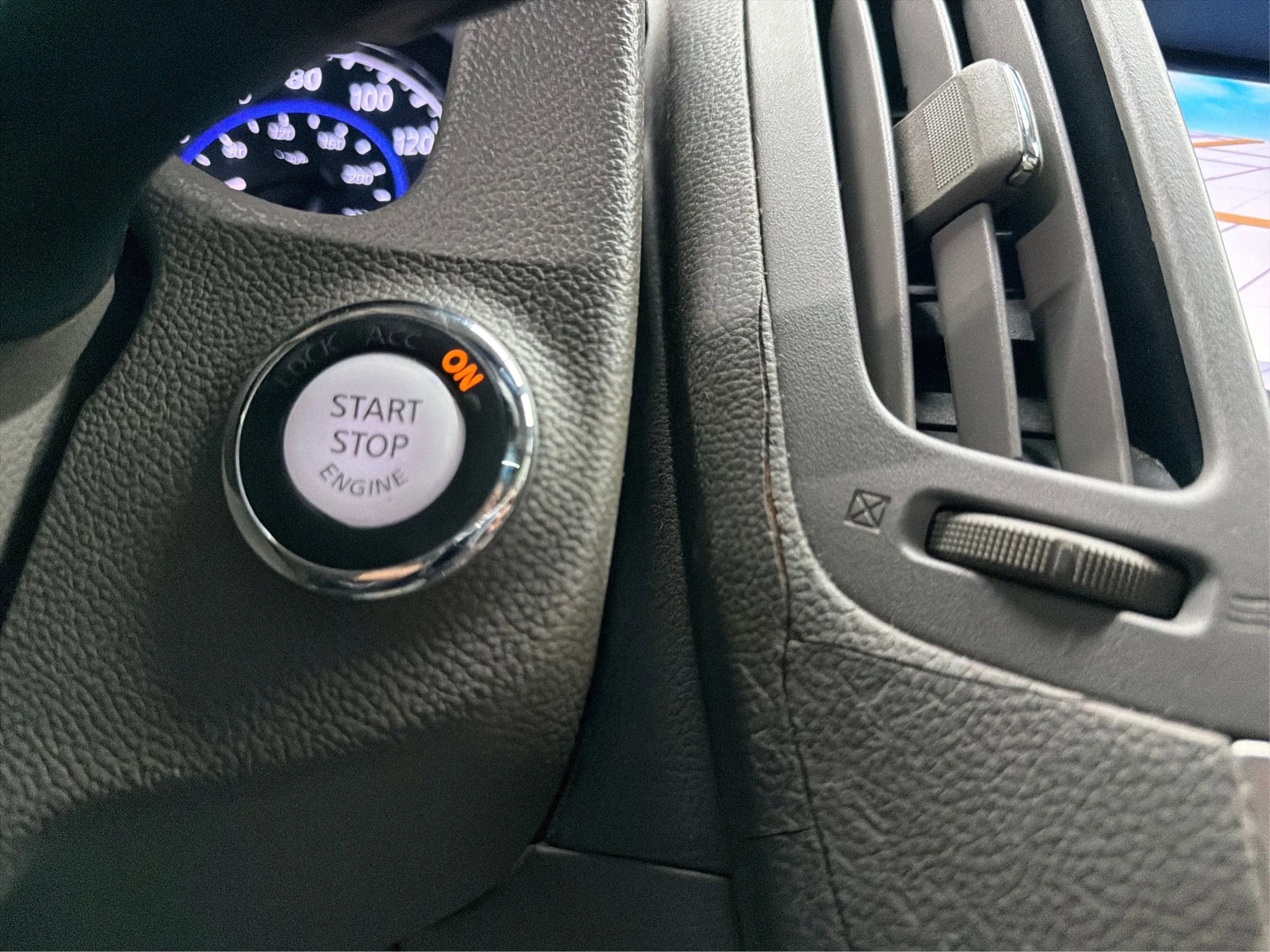 Used 2010 INFINITI G37 Journey w/ Premium Pkg image 24