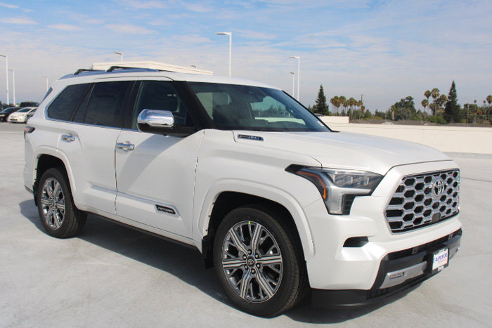New 2026 Toyota Sequoia Capstone w/ Tow Technology Package AWD/4WD image 2