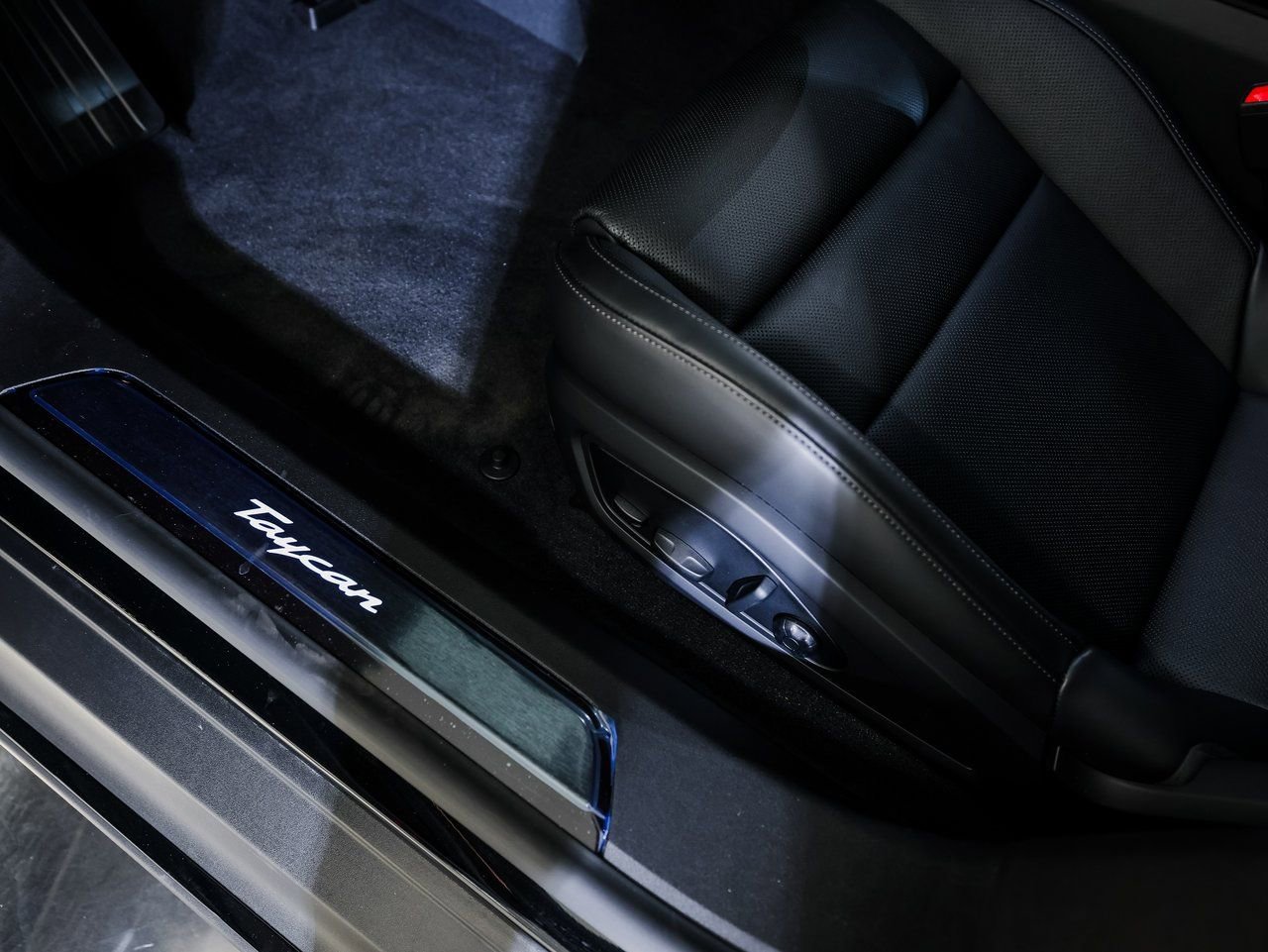 New 2026 Porsche Taycan RWD image 15