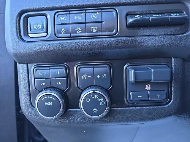 Used 2024 Chevrolet Tahoe Premier w/ Premium Package AWD/4WD image 29