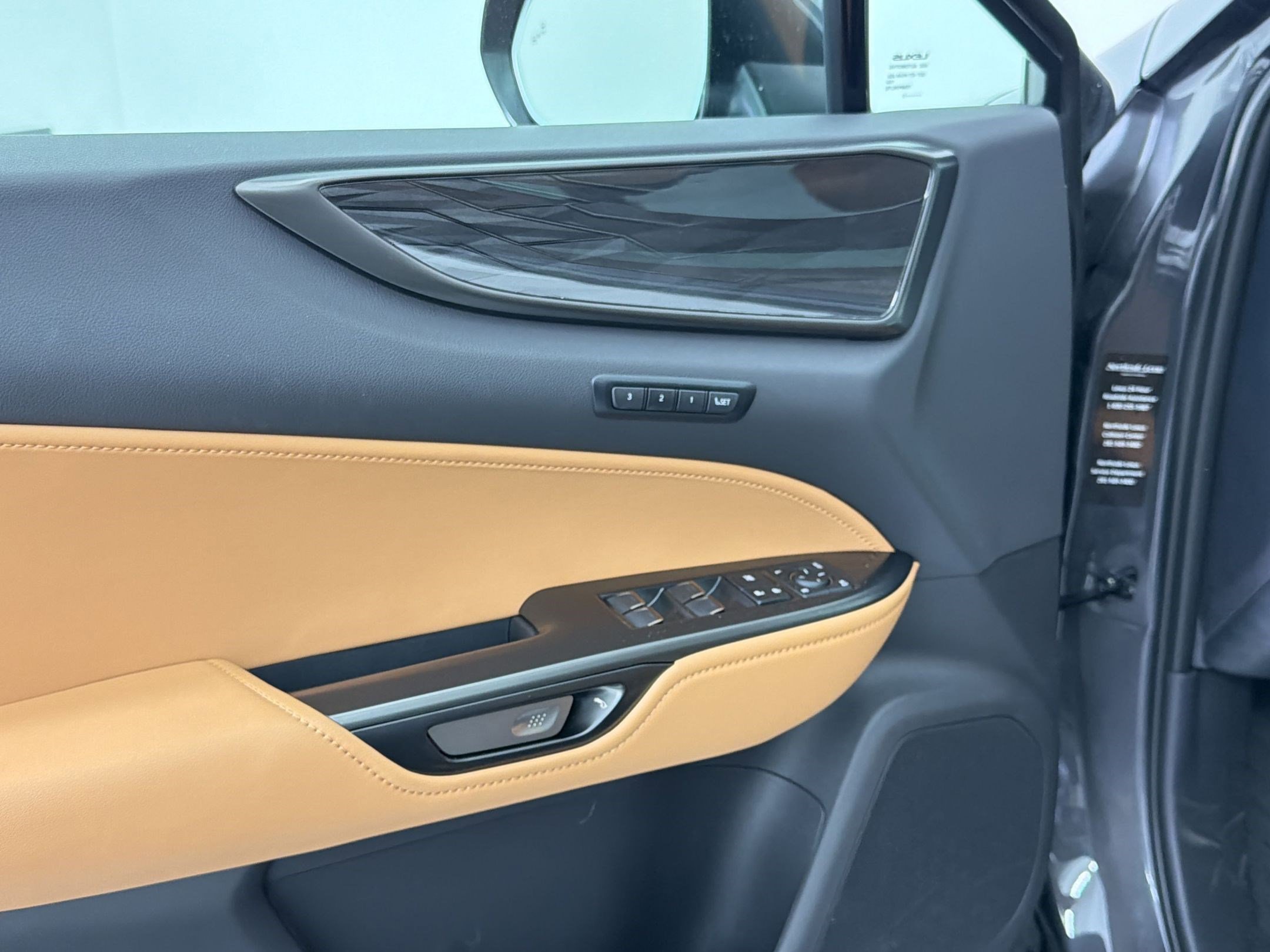 Used 2025 Lexus NX 250 FWD w/ Accessory Package (Z2) image 12