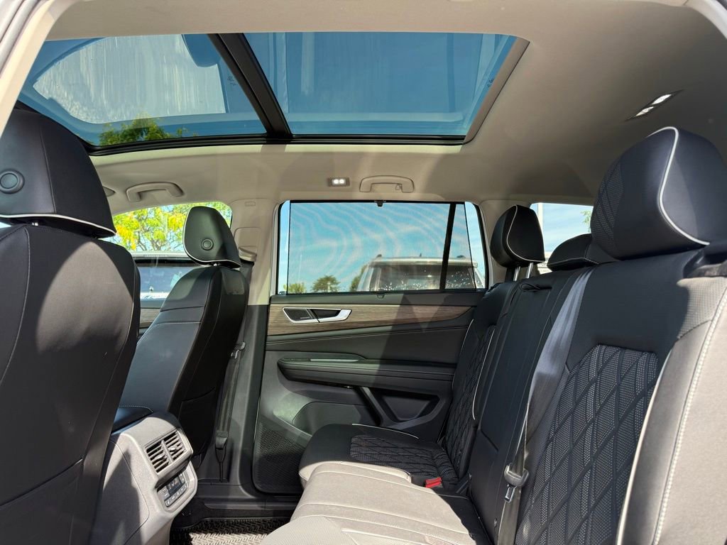 Used 2025 Volkswagen Atlas SEL Premium R-Line image 15