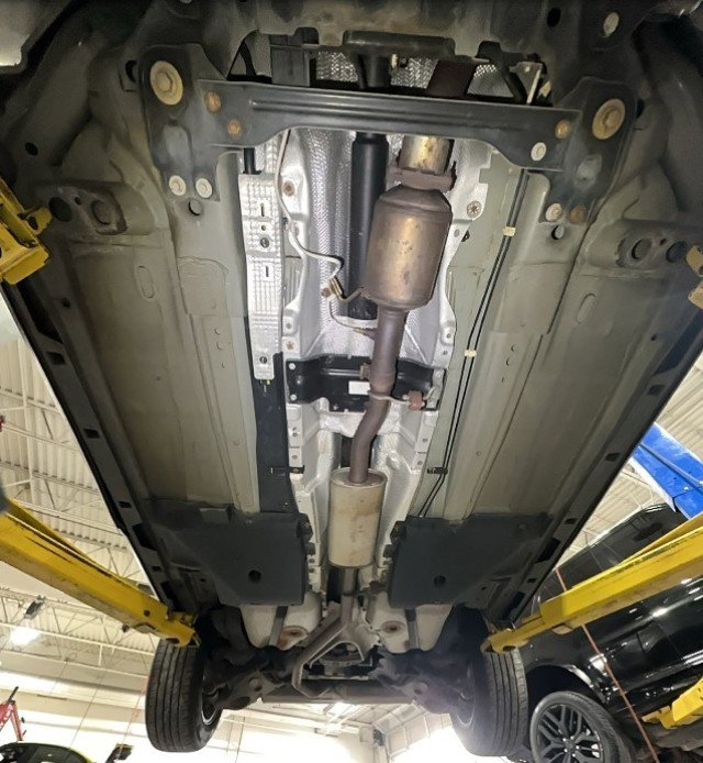 Used 2017 Land Rover Discovery Sport SE image 86