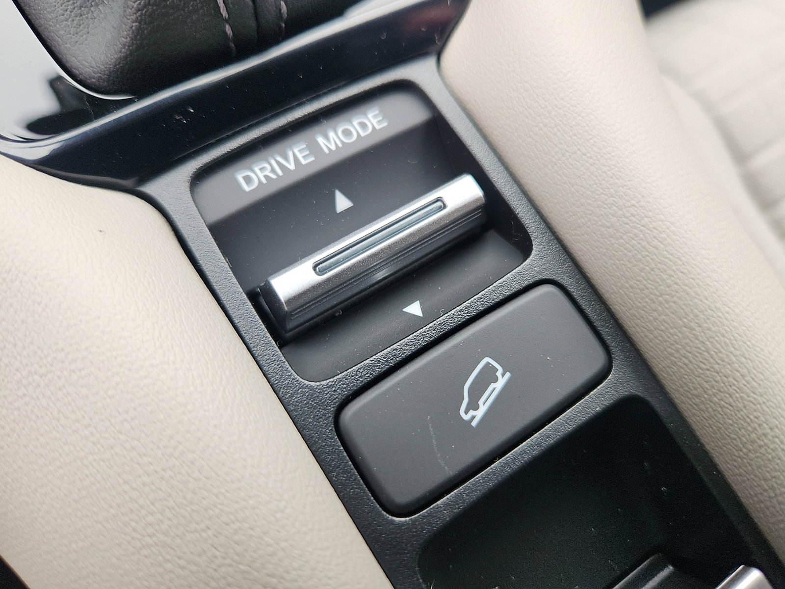 New 2026 Honda HR-V LX image 14