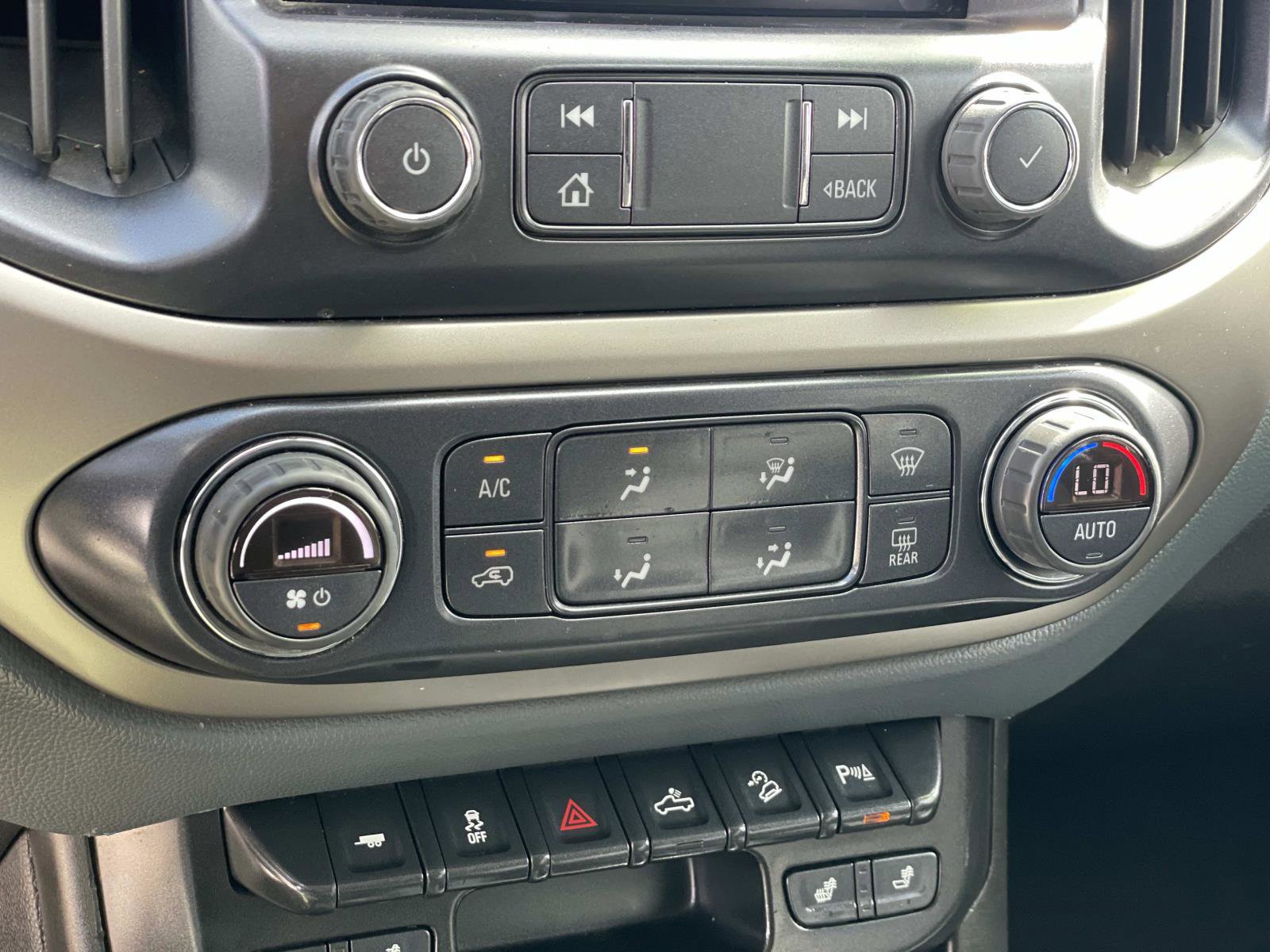 Used 2022 Chevrolet Colorado Z71 image 11