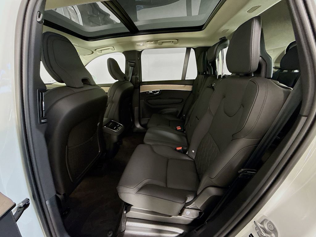New 2026 Volvo XC90 B5 Core w/ Protection Package Premier image 25