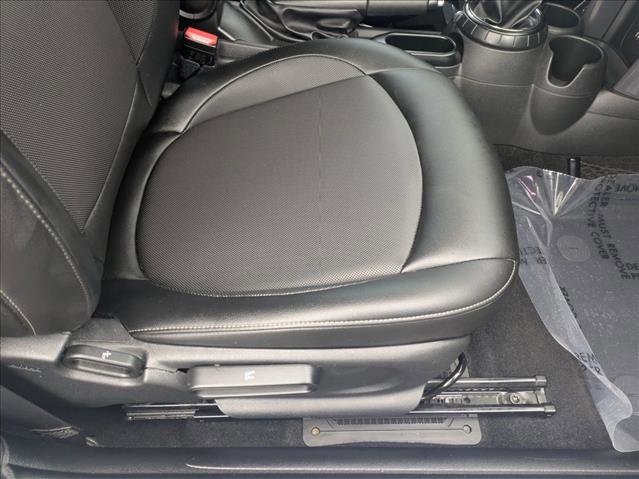 Used 2015 MINI Cooper 2-Door Hardtop image 17