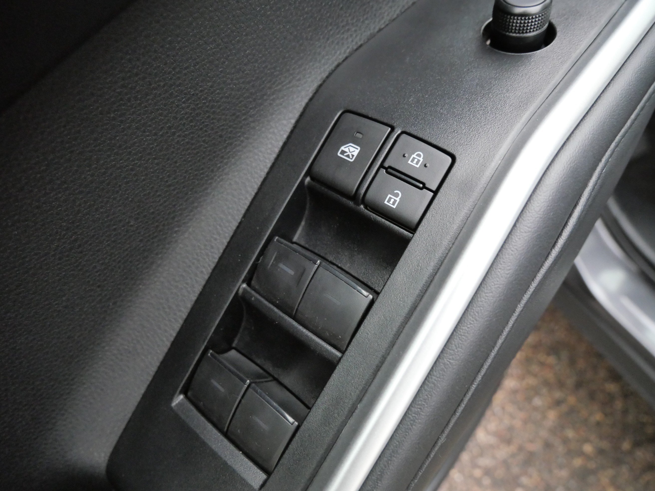 Used 2025 Toyota Highlander XLE AWD/4WD image 20