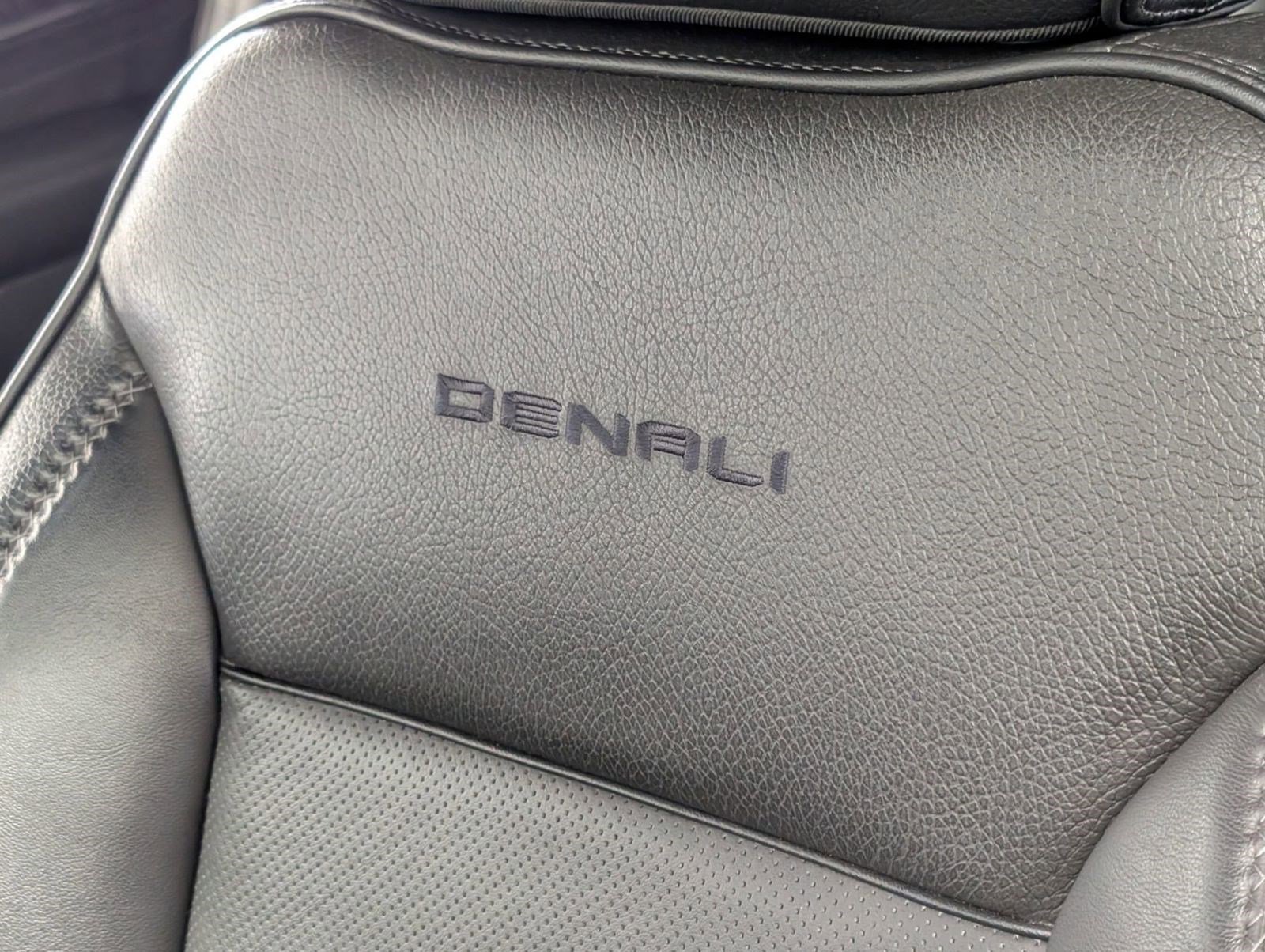 Used 2023 GMC Yukon Denali image 21