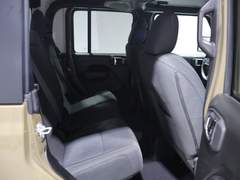 Used 2025 Jeep Gladiator Sport AWD/4WD image 19