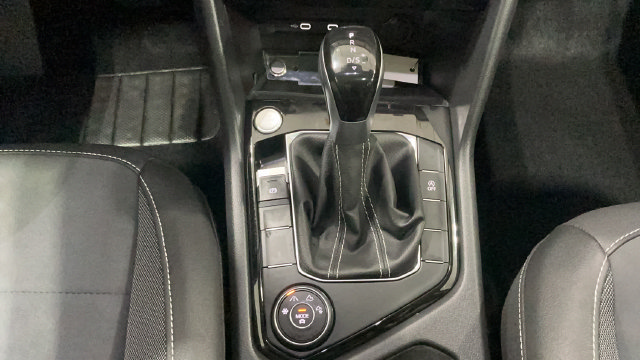 Used 2024 Volkswagen Taos SE w/ Panoramic Sunroof Package AWD/4WD image 14
